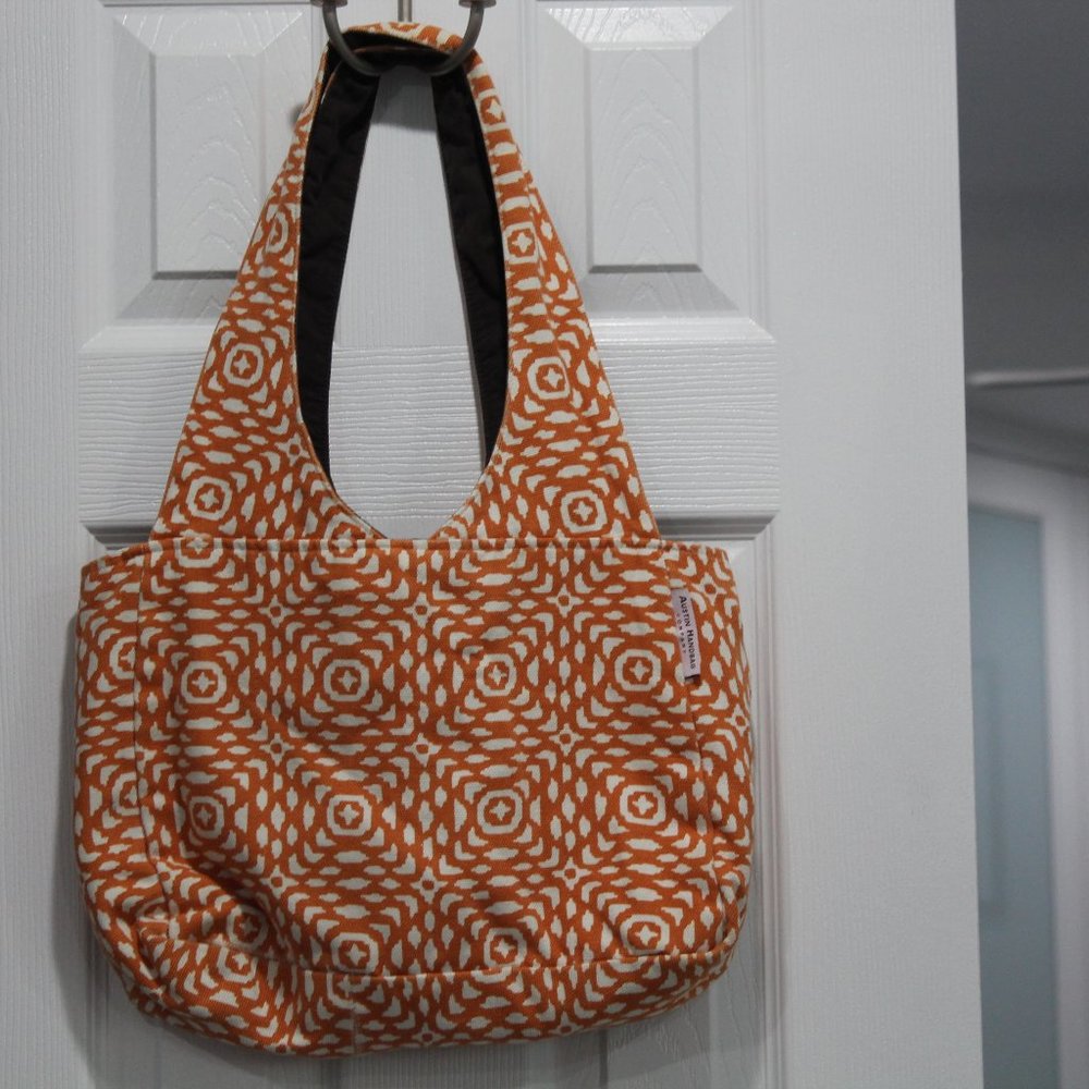 IUC Austin Handbag Company Purse